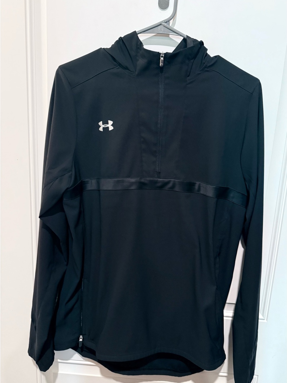 Under Armour uniseBlack Hooded Pullover Jacket